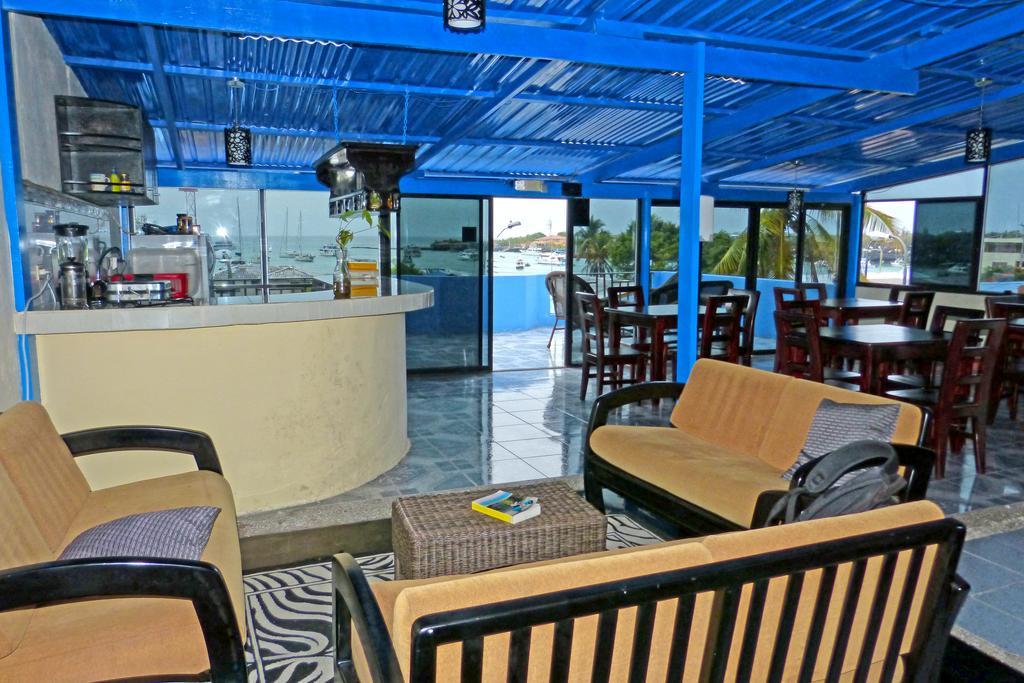 Hostal Cormorant Flightless Puerto Ayora (Galapagos Islands) Exterior photo