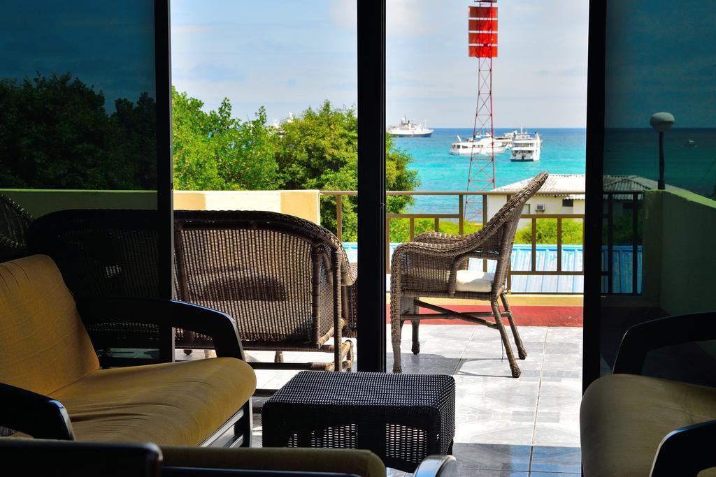 Hostal Cormorant Flightless Puerto Ayora (Galapagos Islands) Exterior photo