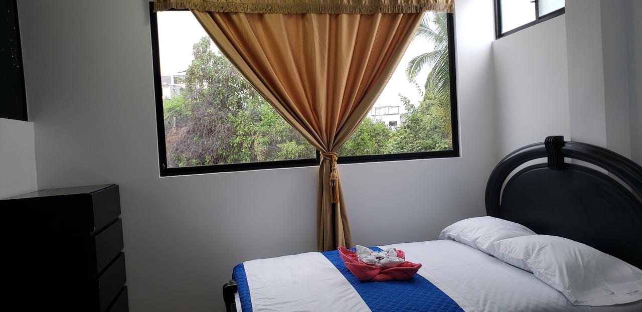 Hostal Cormorant Flightless Puerto Ayora (Galapagos Islands) Exterior photo