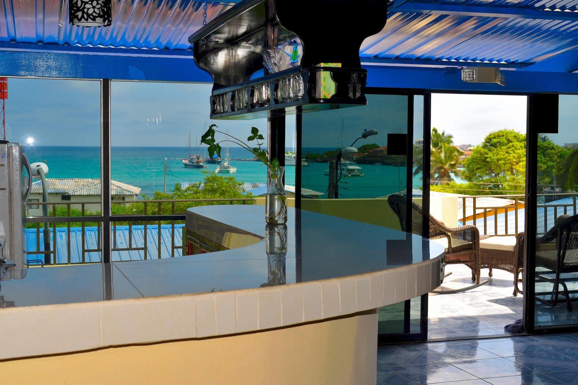 Hostal Cormorant Flightless Puerto Ayora (Galapagos Islands) Exterior photo