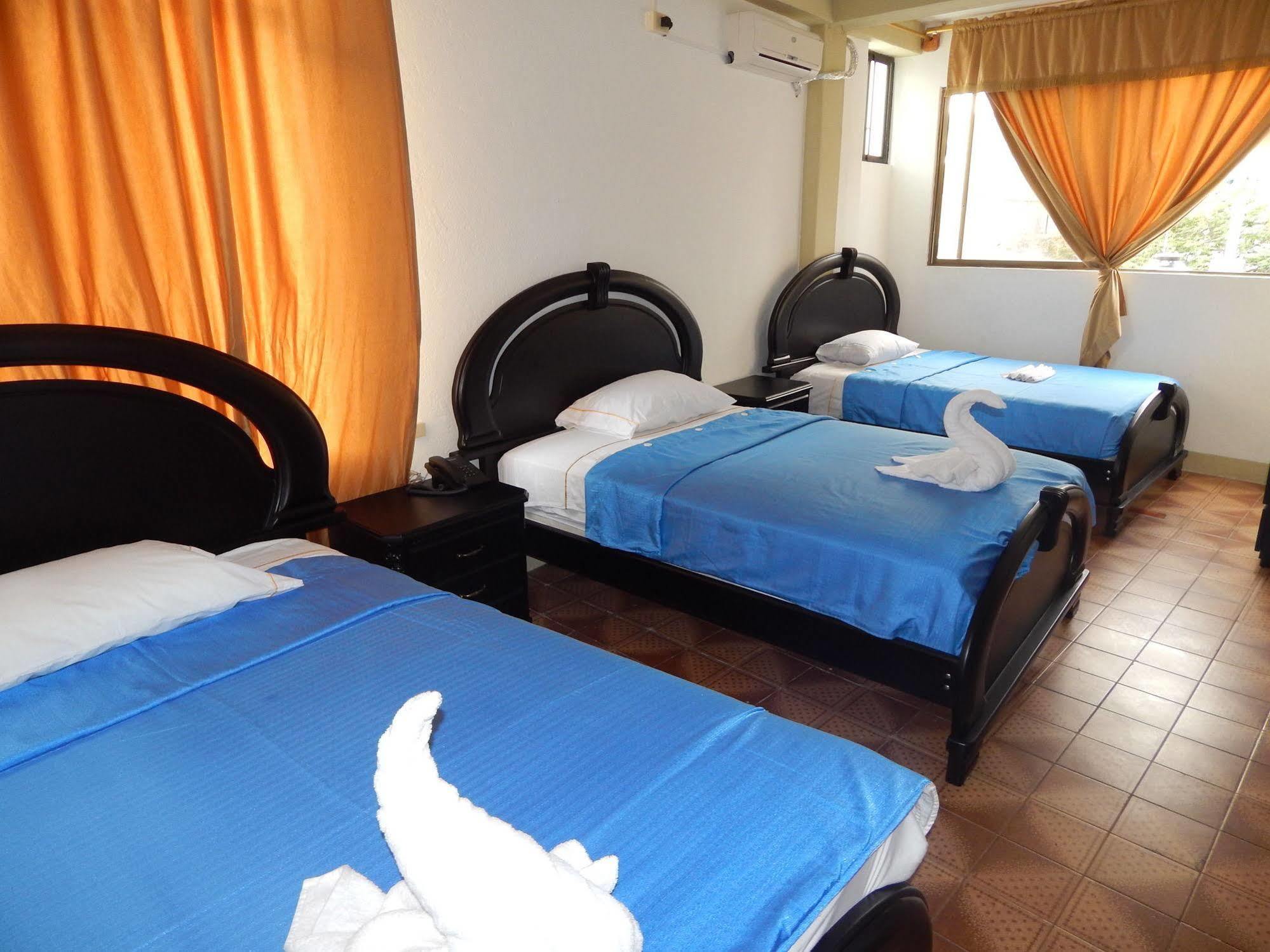 Hostal Cormorant Flightless Puerto Ayora (Galapagos Islands) Exterior photo