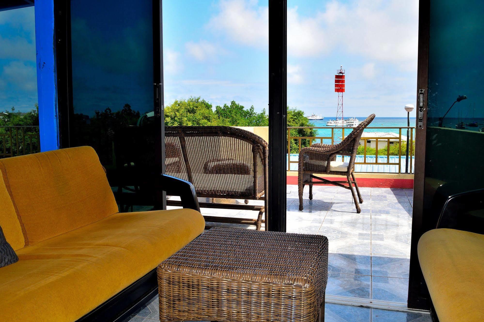 Hostal Cormorant Flightless Puerto Ayora (Galapagos Islands) Exterior photo