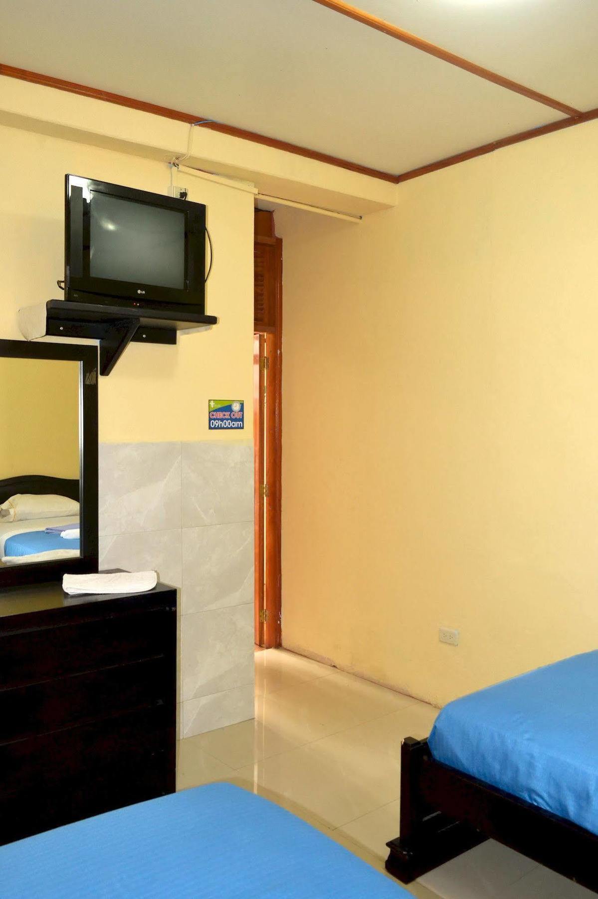 Hostal Cormorant Flightless Puerto Ayora (Galapagos Islands) Exterior photo