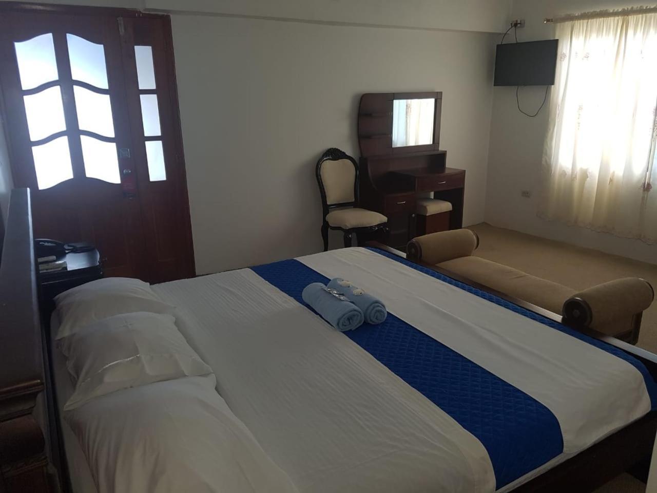 Hostal Cormorant Flightless Puerto Ayora (Galapagos Islands) Exterior photo